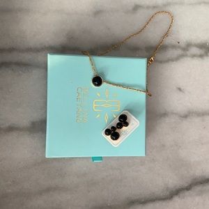 TRADITIONAL DELICATE PETITE NECKLACE WITH MATCHING STUD EARRINGS